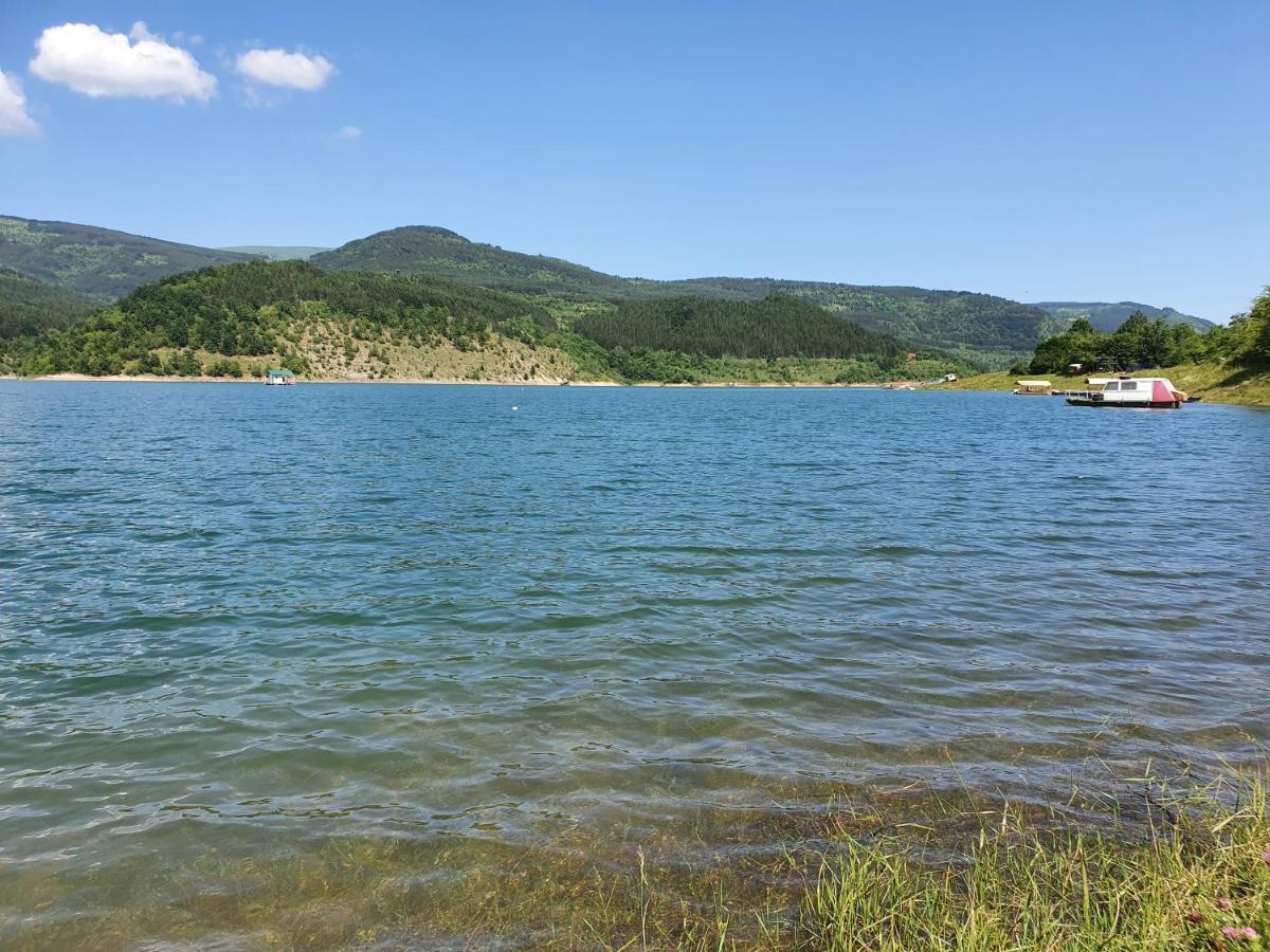 Zavojsko Jezero Pirot - Smestaj Manic Pensionat Gostusa Eksteriør billede
