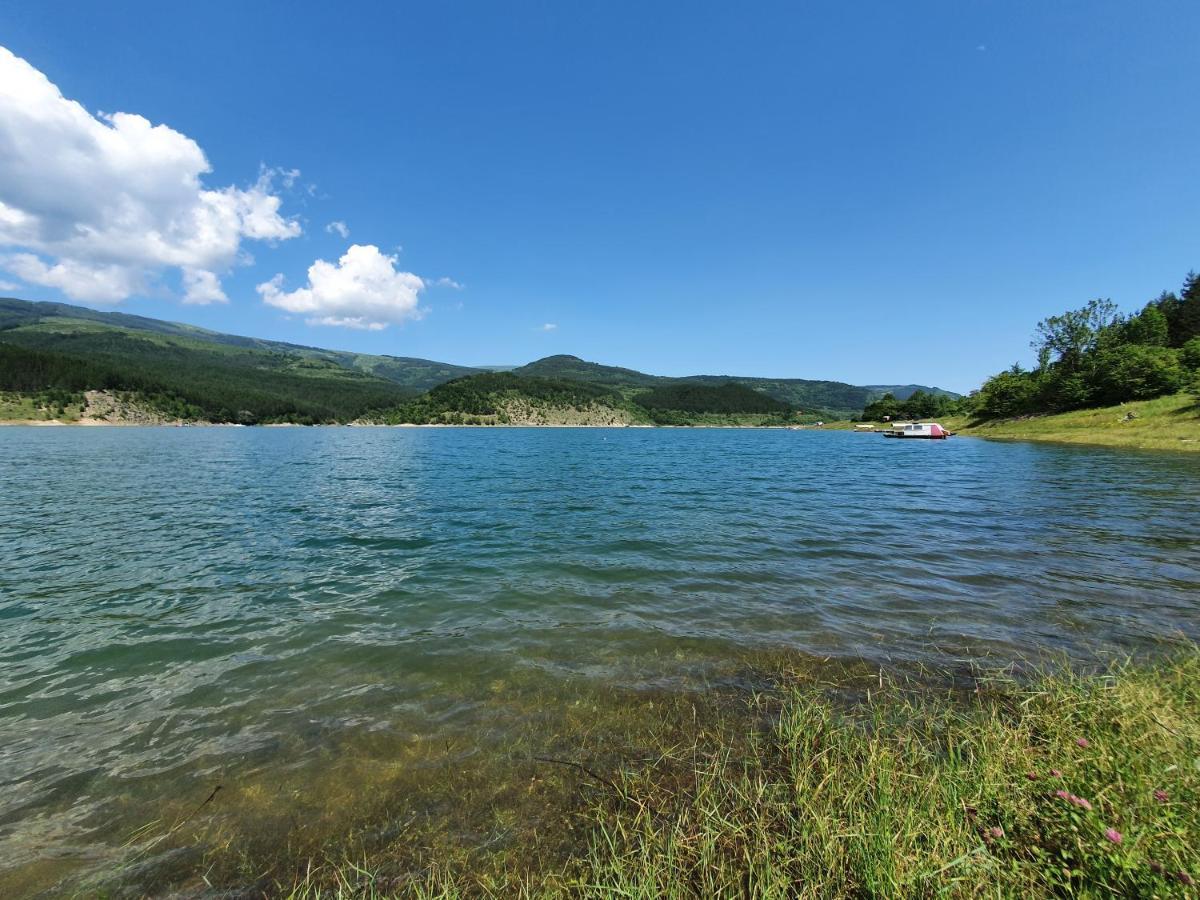 Zavojsko Jezero Pirot - Smestaj Manic Pensionat Gostusa Eksteriør billede